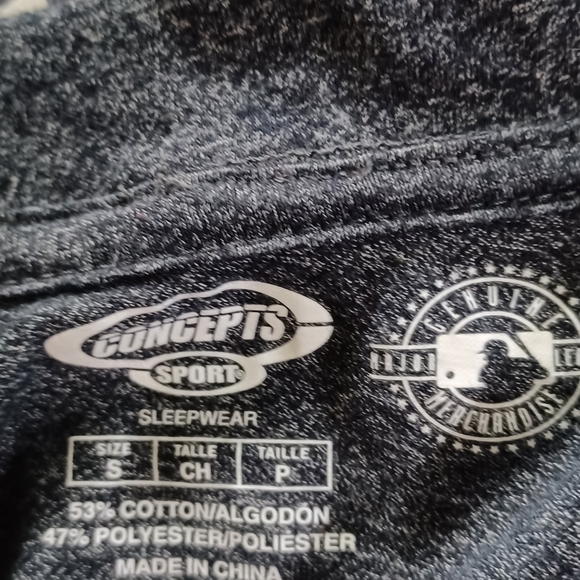 Chicago Cubs Unisex T Shirt Sz Sm - Picture 2 of 2